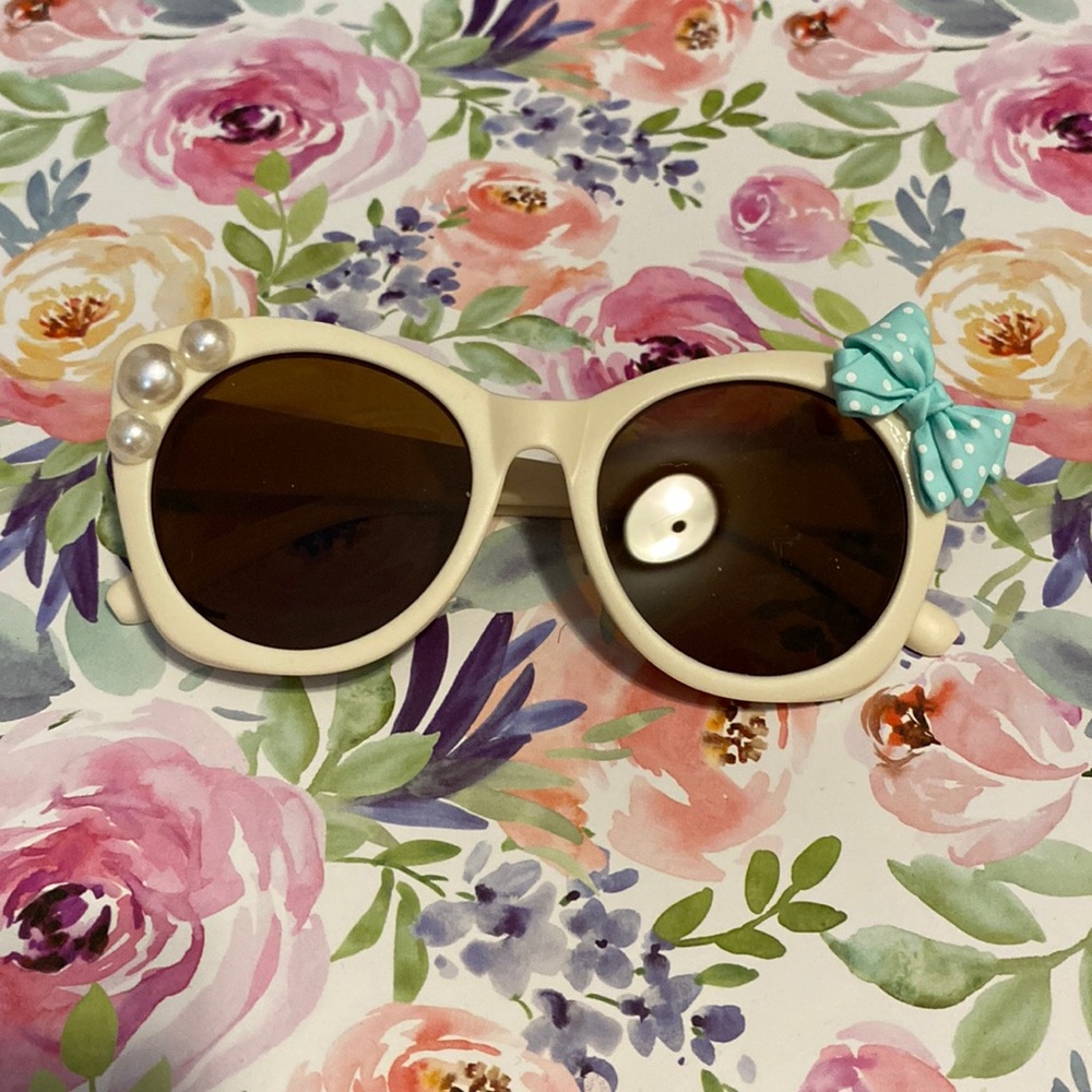 Little girls ivory sunglasses w charms
